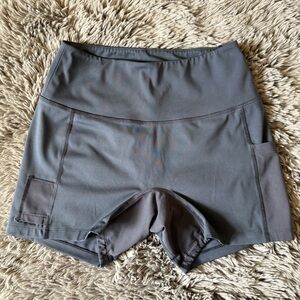 Peter Millar Gray Performance Shorts Womens Small Athletic Golf Stretch Pockets